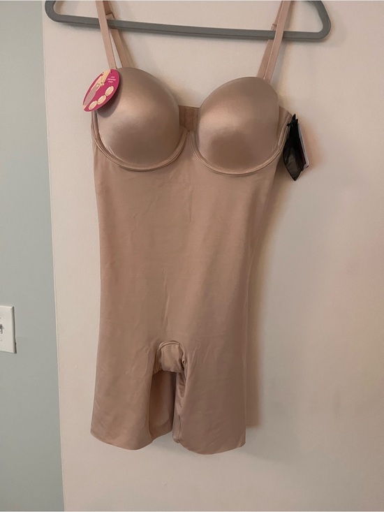 SPANX Other - SPANX Nude Full-Body Shaping Bodysuit with Underwire Cups - NEVER WORN